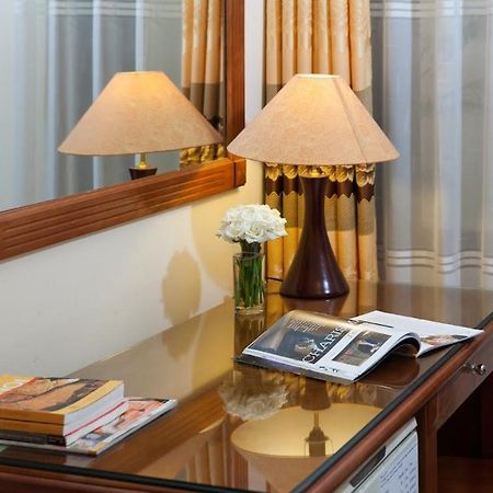 Lucky Central Hotel & Travel Hanoi Luaran gambar